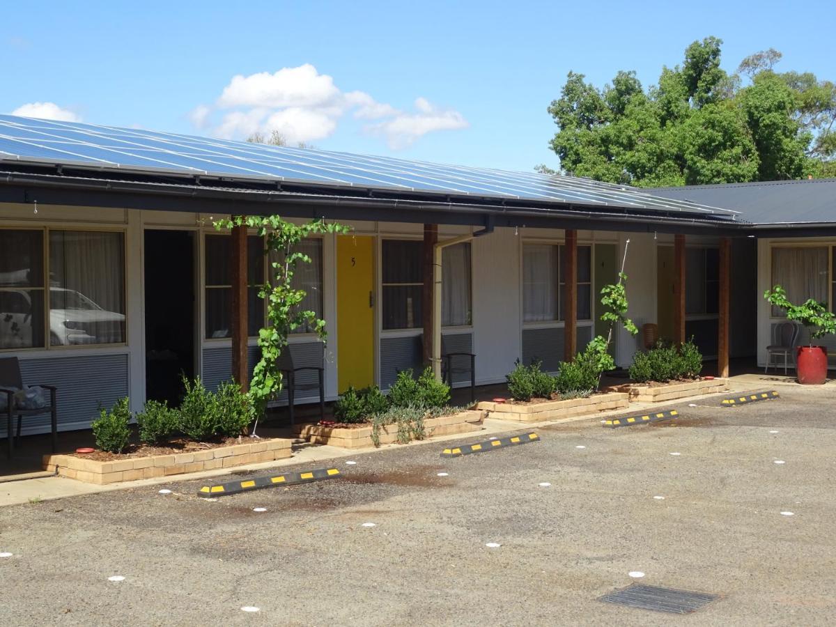 Memphis Motor Inn Parkes Exteriör bild